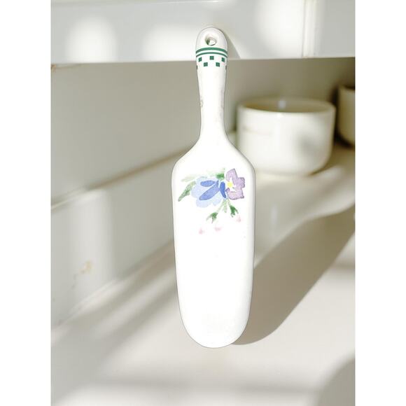 Signature Houseware Incorporated Freesia Cake/Pie Serving Spatula - Picture 1 of 5